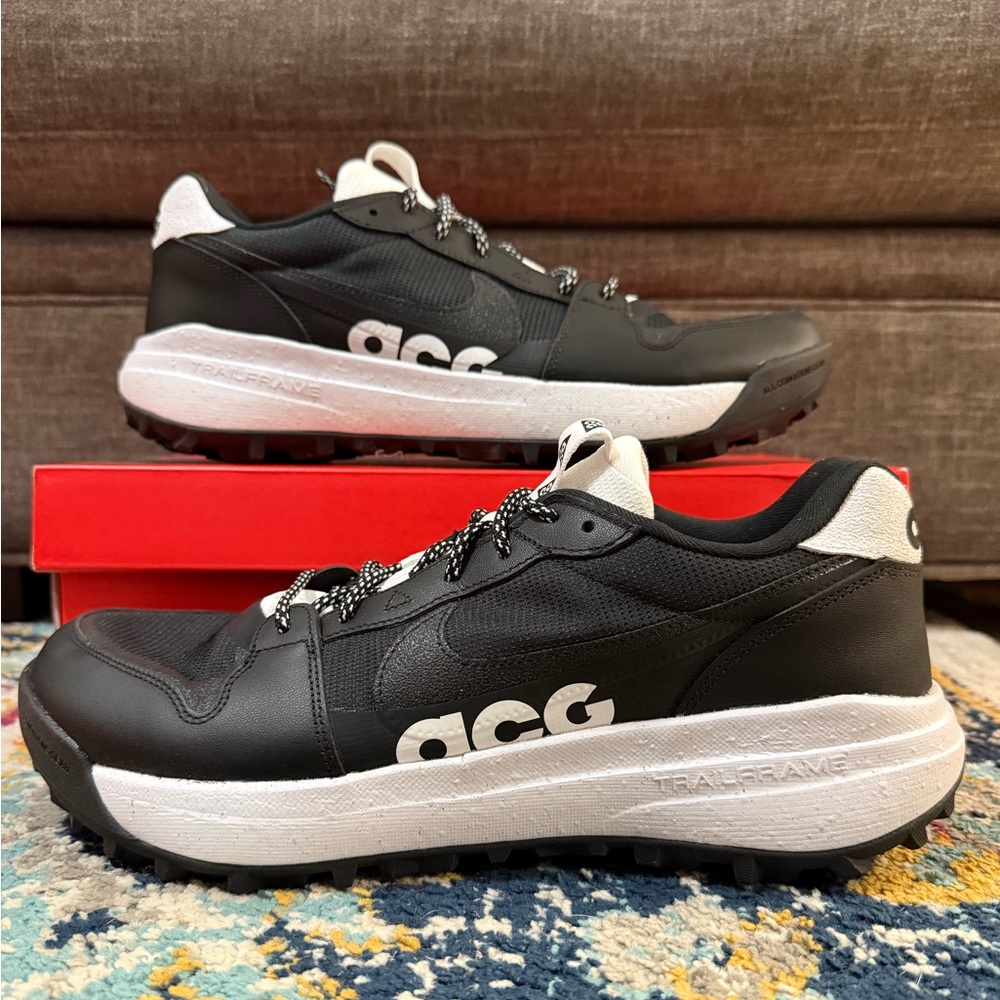 Size 11.5 - Nike ACG Lowcate “Black White”